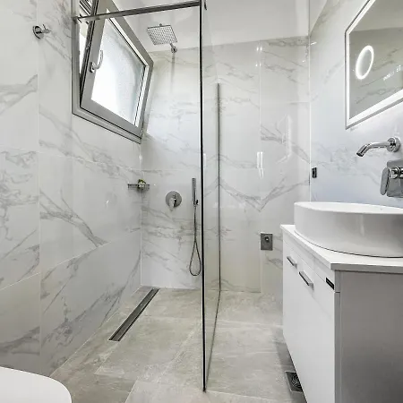 Robin's Aparthotel Apolpaina