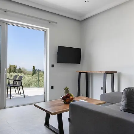 Robin's Aparthotel 4*