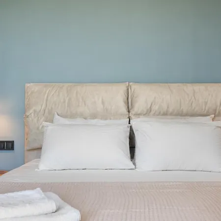 Robin's Aparthotel Apolpaina