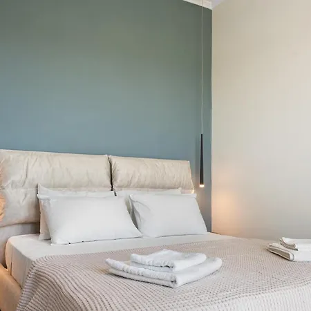 Robin's Aparthotel 4*