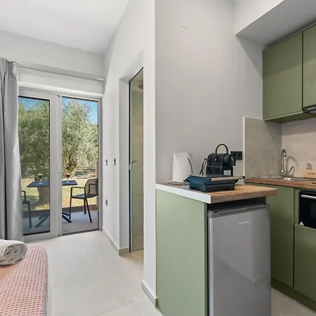 Robin's 4* Apolpaina