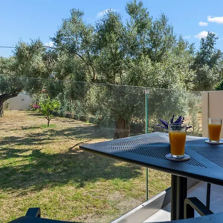 Robin's Aparthotel 4*