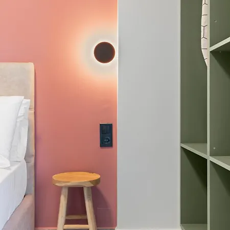 Robin's Aparthotel 4*