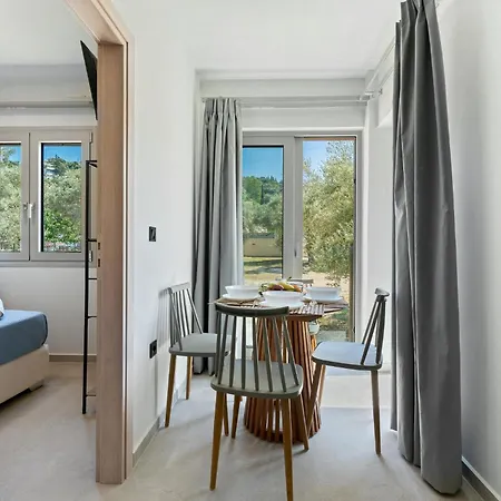 Robin's Απόλπαινα