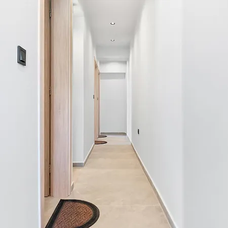 Robin's Απόλπαινα